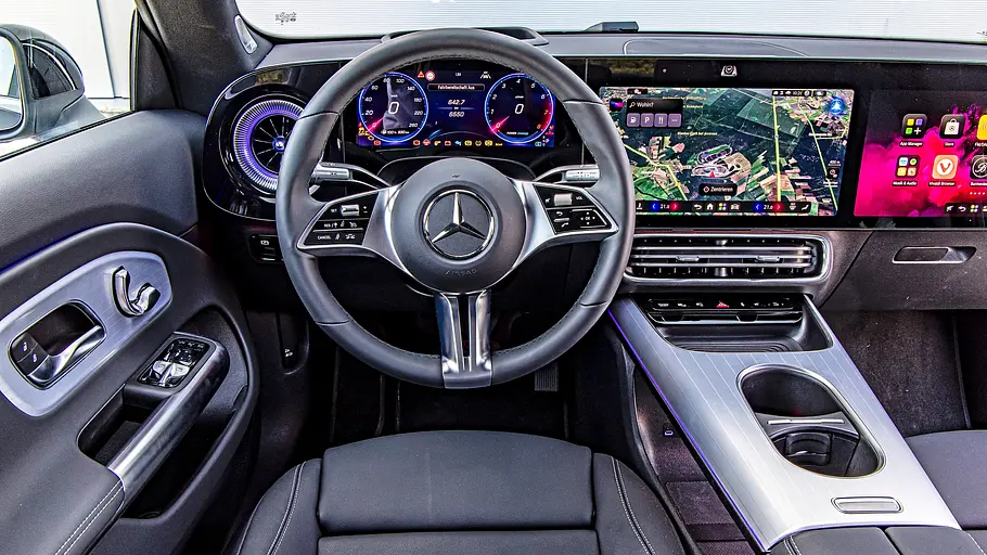 Mercedes CLA 220 4Matic Cockpit des Mercedes CLA 220 4Matic.