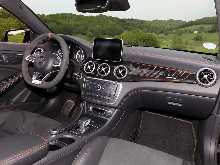 Mercedes-AMG CLA 45 Shooting Brake