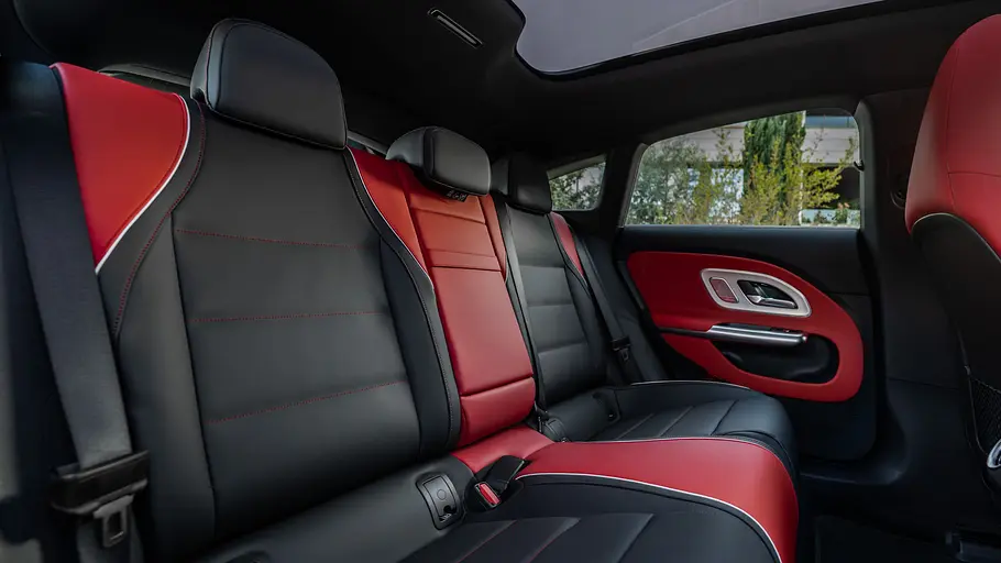Die Rücksitzbank im Mercedes CLA EQ Shooting Brake.