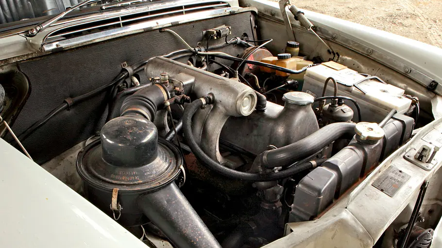 Der Motor des Mercedes 200 D