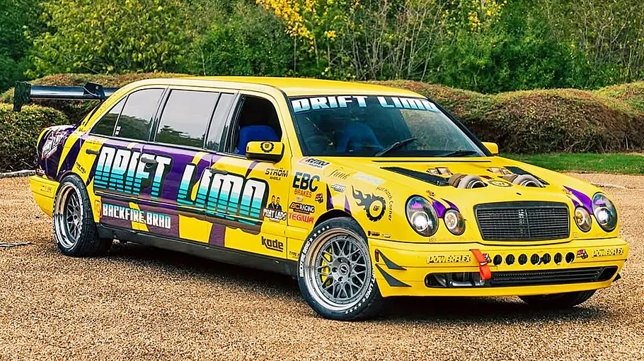 Platz 8: Mercedes E 240 Drift Limo Die Mercedes Drift Limo stehend von vorne.
