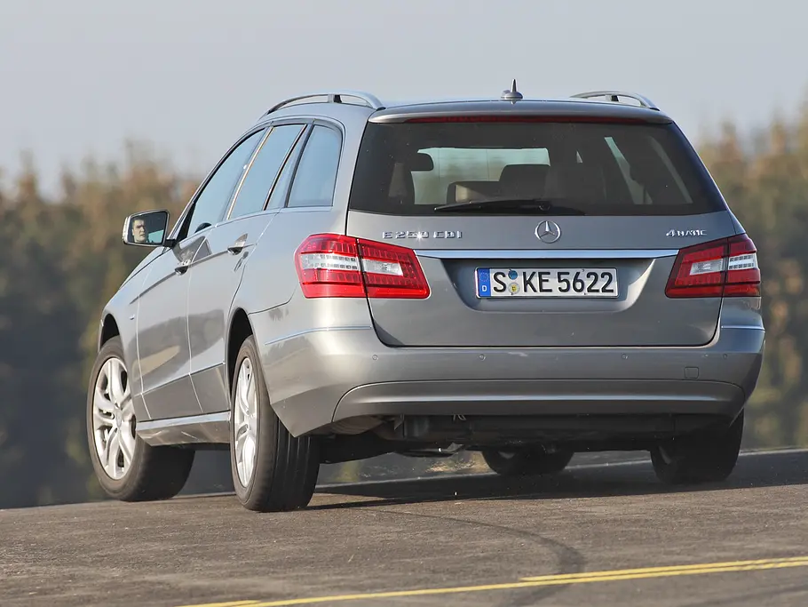 Mercedes E 250 CDI T-Modell 4MATIC BlueEFFICIENCY Mercedes E 250 CDI T-Modell 4MATIC BlueEFFICIENCY - Höchstgeschwindigkeit