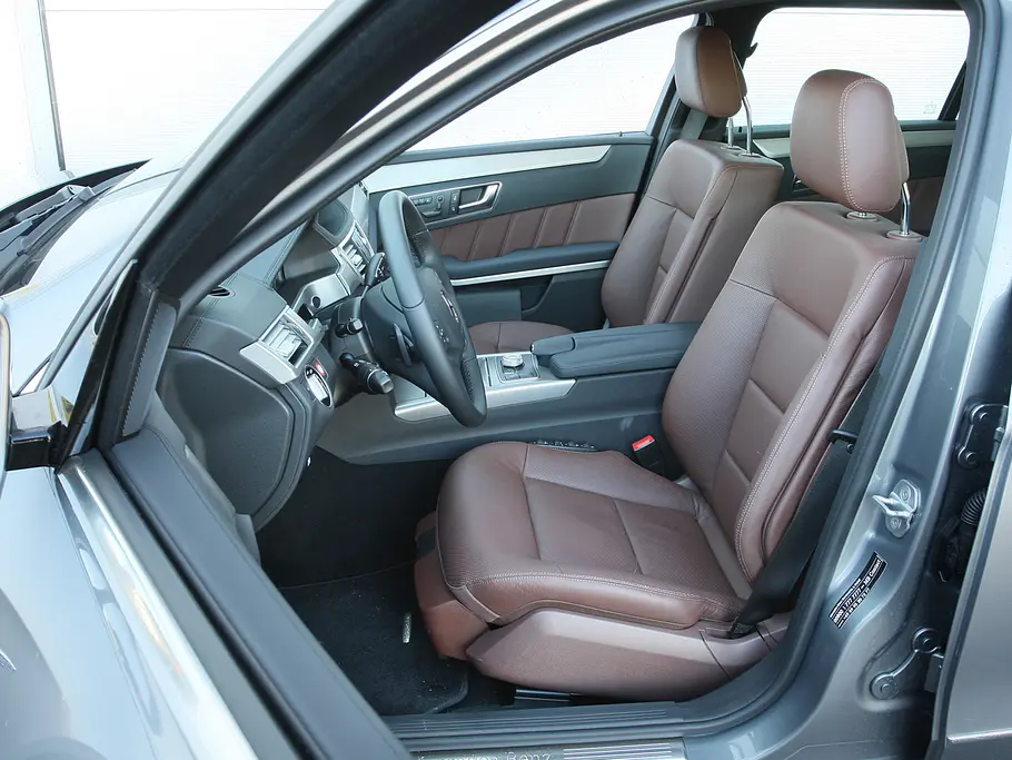 Mercedes E 250 CDI T-Modell 4MATIC BlueEFFICIENCY Mercedes E 250 CDI T-Modell 4MATIC BlueEFFICIENCY - Multikontur-Sitze