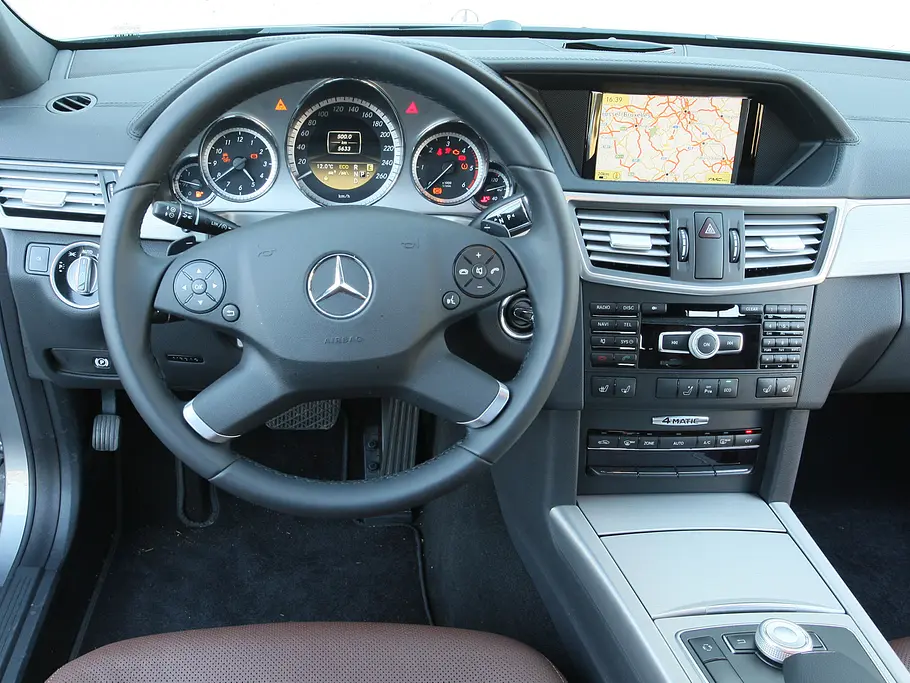 Mercedes E 250 CDI T-Modell 4MATIC BlueEFFICIENCY Mercedes E 250 CDI T-Modell 4MATIC BlueEFFICIENCY - Cockpit