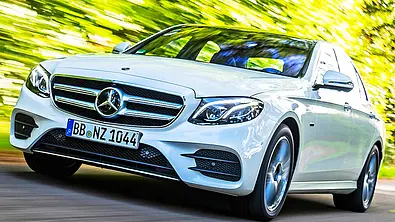 Mercedes E 300 de: Diesel-Hybrid im Test - Foto: Mercedes