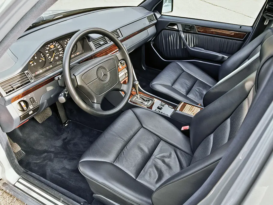 Mercedes E 420 Kaufberatung Bilder technische Daten Cockpit