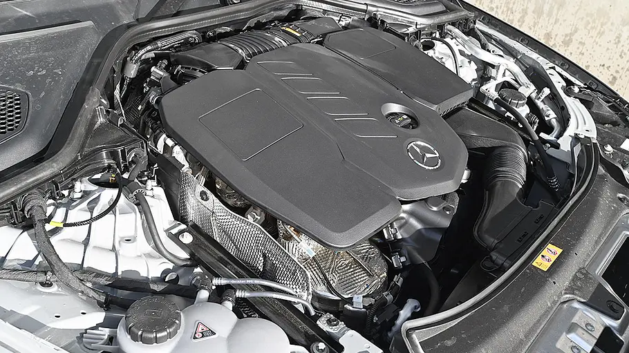 Mercedes E 220 d 4Matic T-Modell Der Motor des Mercedes E 220 d 4Matic T-Modell in der Detailaufnahme.