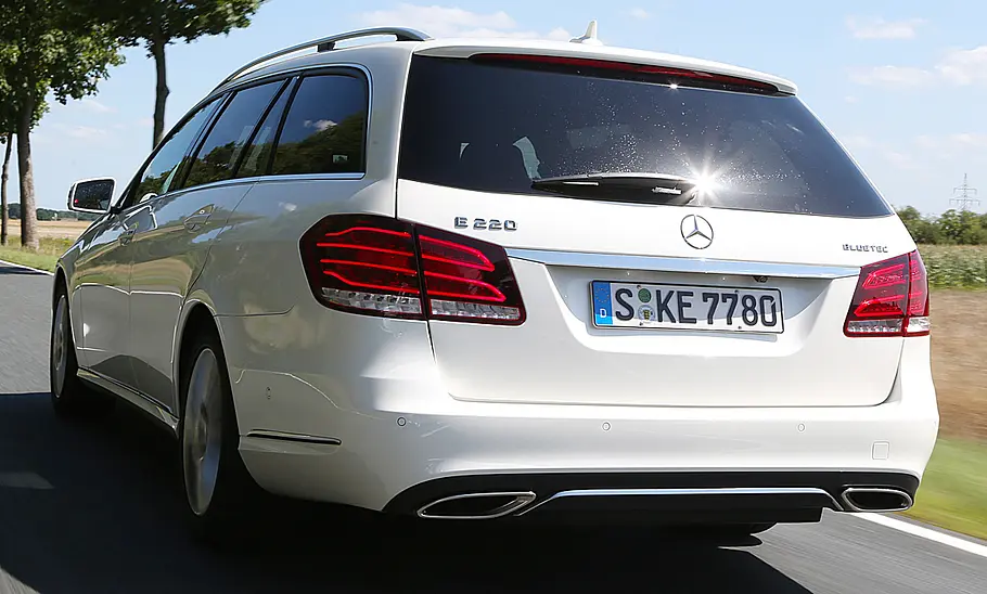Mercedes E220 Blue Tech T-Modell (2015) Mercedes E220 Blue Tech T-Modell (2015)