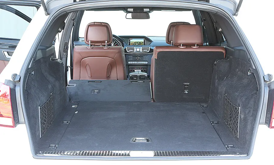 Mercedes E220 Blue Tech T-Modell (2015) Mercedes E220 Blue Tech T-Modell (2015)