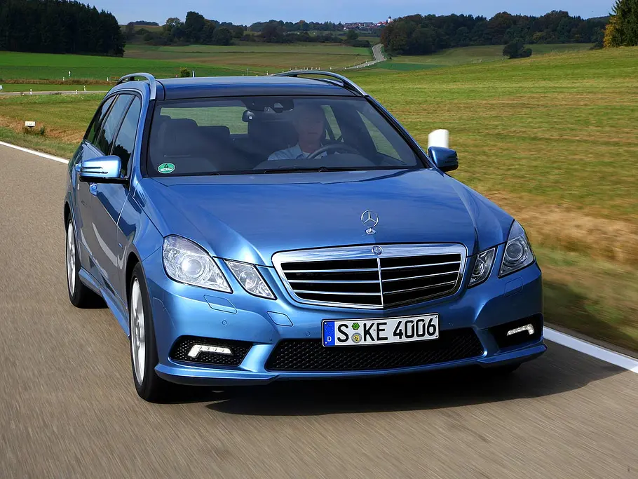Mercedes E 350 CDI BlueEFFICIENCY T-Modell Mercedes E 350 CDI BlueEFFICIENCY T-Modell: von null auf hundert in 7,2 Sekunden