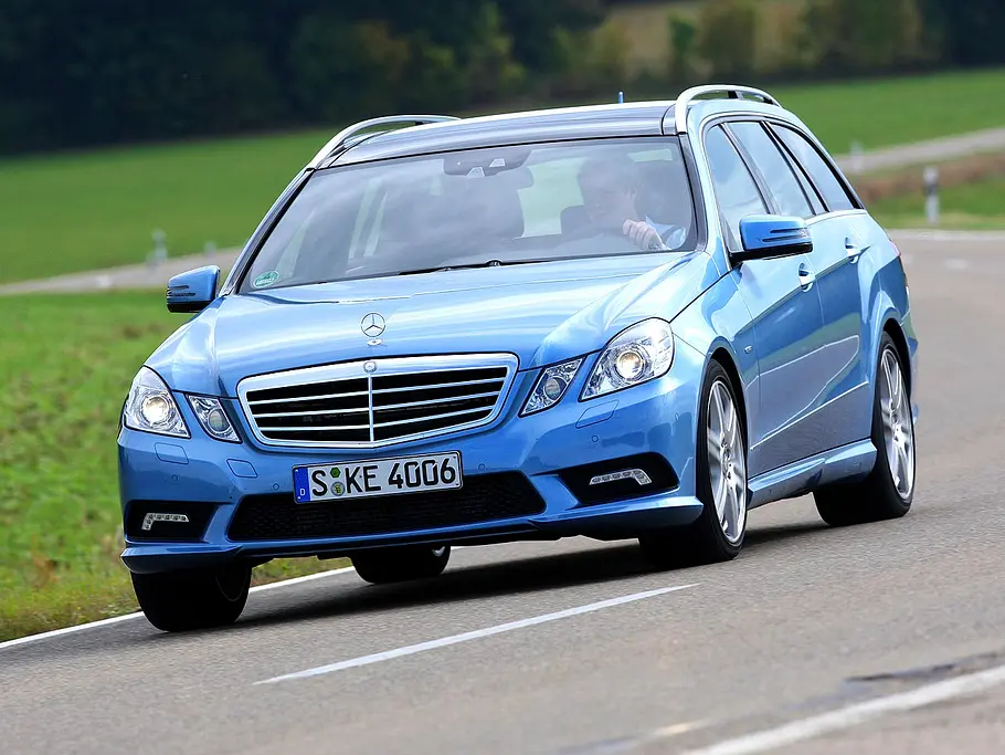 Mercedes E 350 CDI BlueEFFICIENCY T-Modell Mercedes E 350 CDI BlueEFFICIENCY T-Modell: Preise ab 54.205 Euro