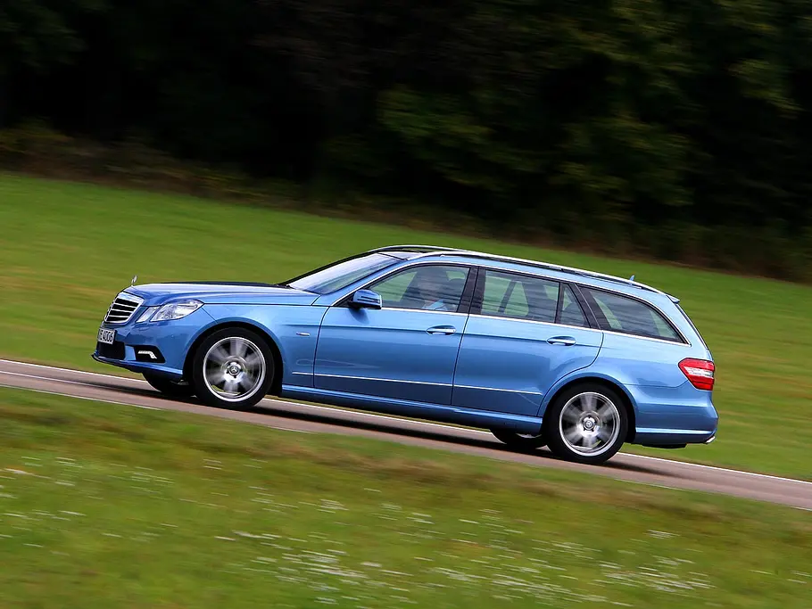 Mercedes E 350 CDI BlueEFFICIENCY T-Modell Mercedes E 350 CDI BlueEFFICIENCY T-Modell: Die Spitzengeschwindigkeit liegt bei 240 km/h