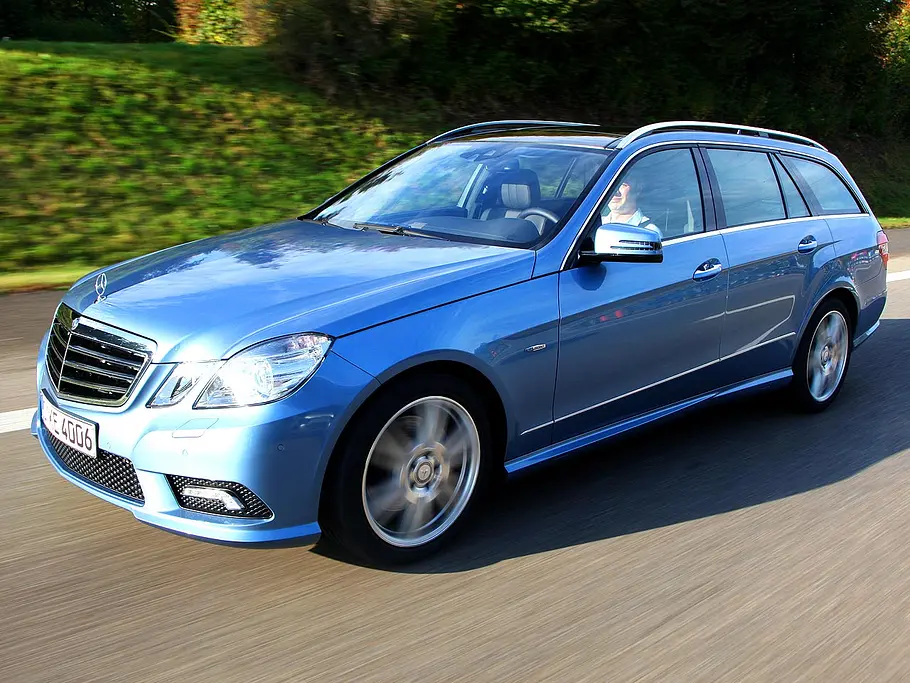 Mercedes E 350 CDI BlueEFFICIENCY T-Modell Mercedes E 350 CDI BlueEFFICIENCY T-Modell: Seitenansicht des neuen T-Modells