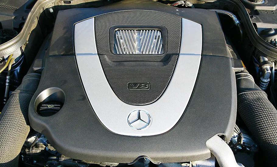 Der Motor des Mercedes E 500.