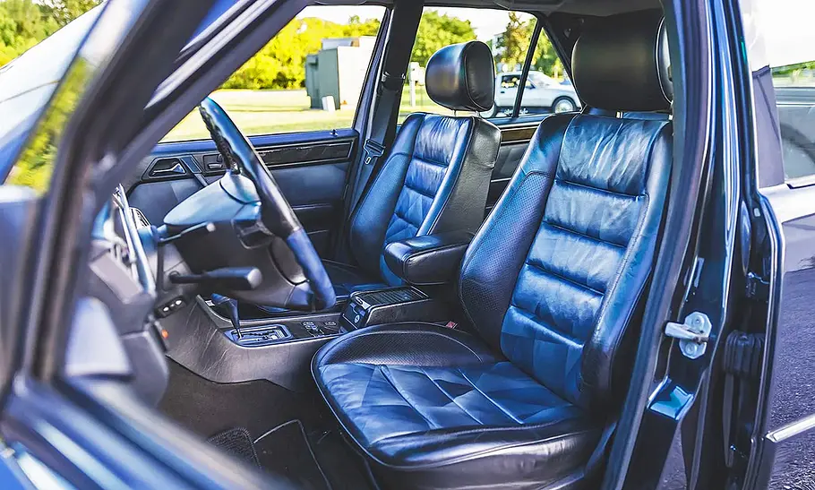 Die Sitze des Mercedes-Benz E60 AMG (W124)