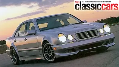 Mercedes E7.4RS Renntech statisch von schräg vorne fotografiert.  - Foto: Facebook/RENNtech