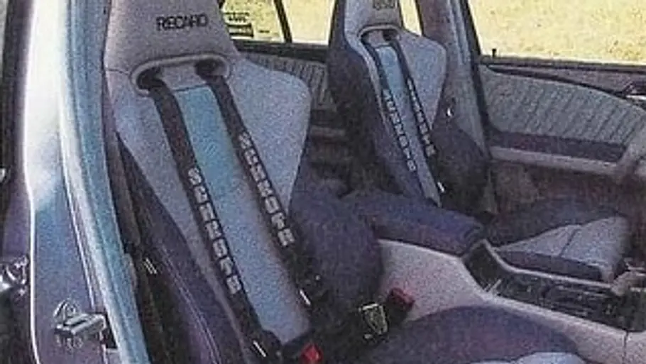 Das Interieur des Mercedes E7.4RS Renntech. 