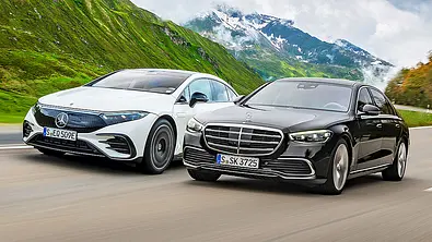 Mercedes EQS 580 4Matic/Mercedes S 500 4Matic - Foto: Mercedes/AUTO ZEITUNG