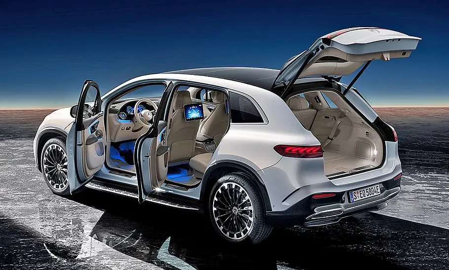 Mercedes EQS SUV (2022) Mercedes EQS SUV (2022); stehend, schräg hinten, geöffnete Türen und Heckklappe