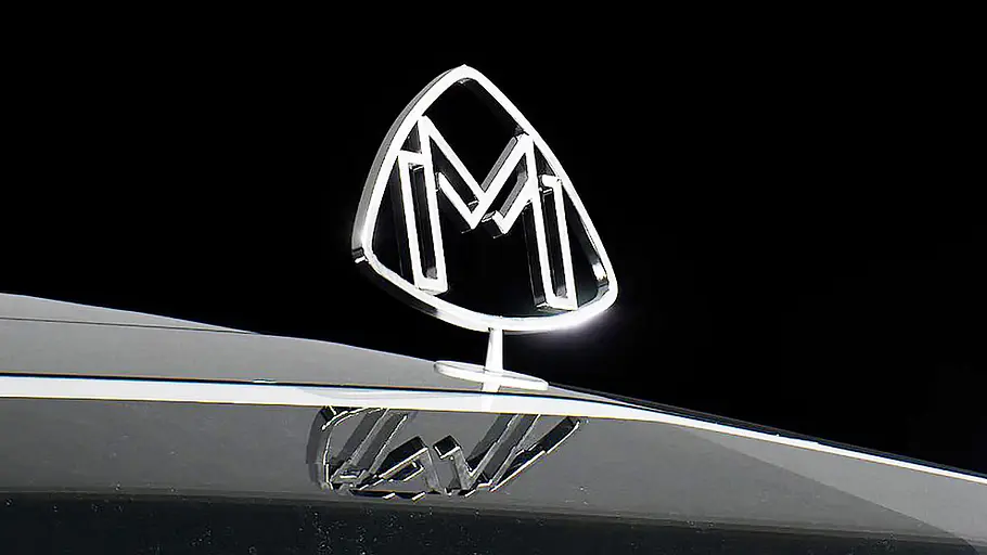 Mercedes G M Monogramm der MetaGarage Logo des Mercedes G M Monogramm der MetaGarage, fotografiert von schräg vorne.