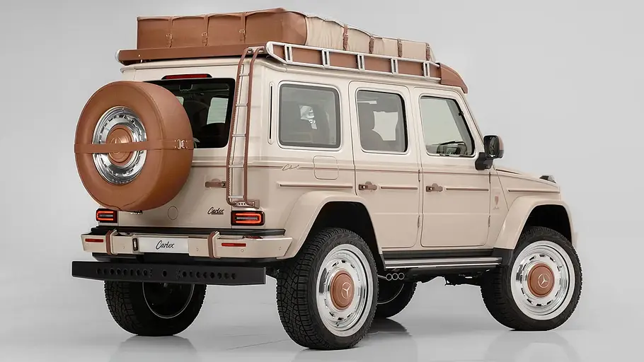 Mercedes G Safari Royal von Carlex Design, fotografiert von schräg hinten.