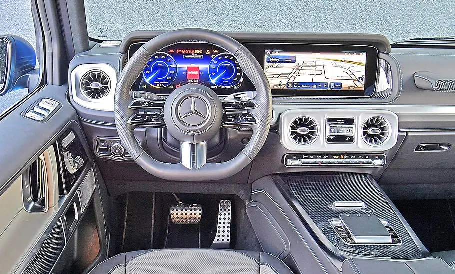 Mercedes G 580 EQ Blick auf die Armaturen im Innenraum des Mercedes G 580 EQ.