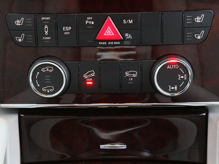 Mercedes GL 450 CDI 4MATIC Mittelkonsole