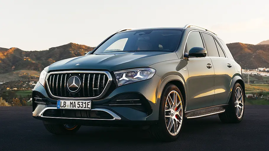 Mercedes GLE Facelift (2026) Blick von schräg vorne auf das Mercedes GLE 53 AMG Facelift (2026).