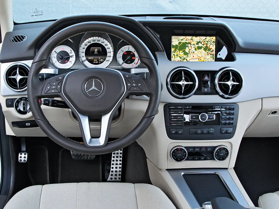 Mercedes GLK 350 CDI 4matic Markenvergleich Bilder technische Daten Cockpit