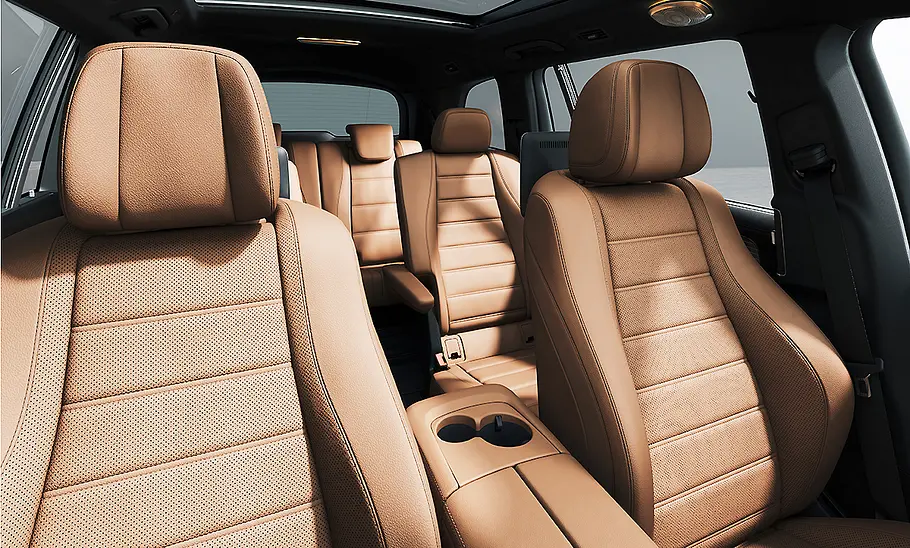 Mercedes GLS Facelift (2023) Der Innenraum des Mercedes GLS Facelift (2023) mit Blick auf die Sitze.