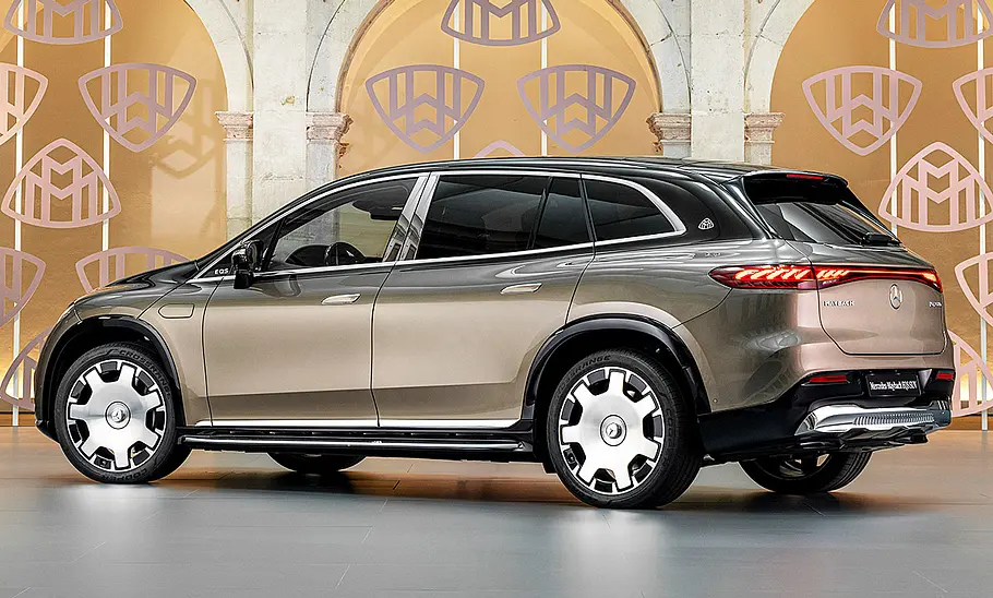Mercedes-Maybach EQS SUV (2023) Mercedes-Maybach EQS SUV (2023); stehend, schräg hinten