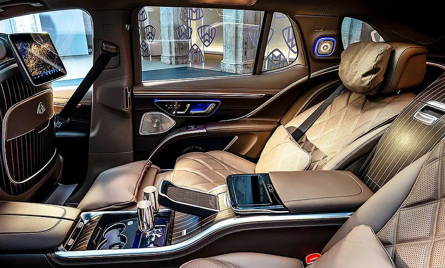 Mercedes-Maybach EQS SUV (2023) Mercedes-Maybach EQS SUV (2023), ausgeklappter Liegesitz