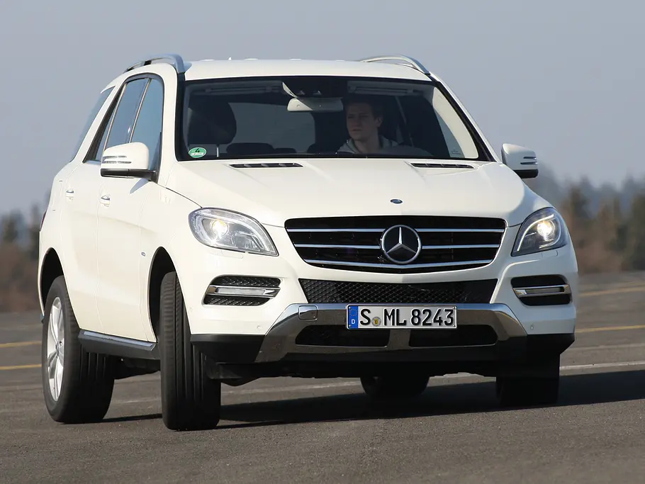Mercedes ML 250 CDI BlueTEC 4MATIC Mercedes ML 250 CDI BlueTEC 4MATIC - dynamisch