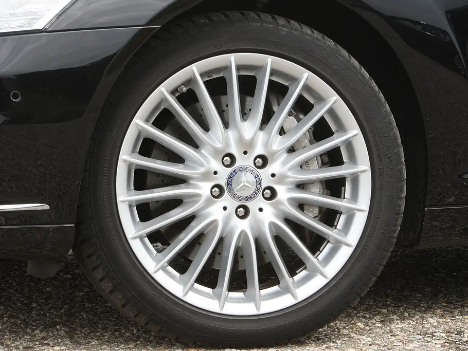 Mercedes S 600 Lang Mercedes S 600 Lang - Agiles Handling