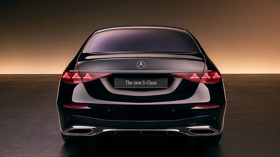 Blick von hinten auf das Mercedes S-Klasse Facelift (2026).