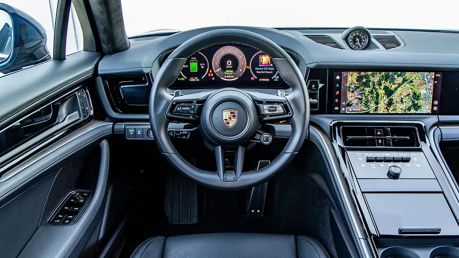 Das Cockpit des Porsche Panamera Executive.