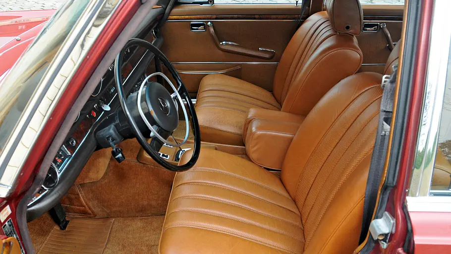 Mercedes 300 SEL 6.3 Die Sitze des Mercedes 300 SEL 6.3.