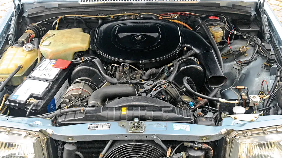 Mercedes 450 SEL 6.9 Der Motor des Mercedes 450 SEL 6.9.