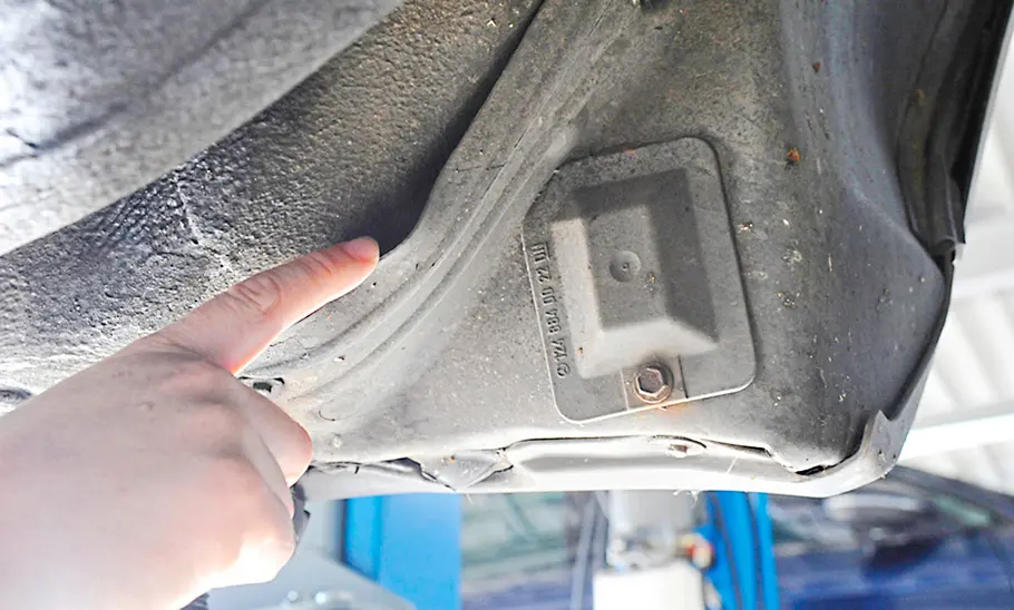 Die Radhäuser des Mercedes S124.