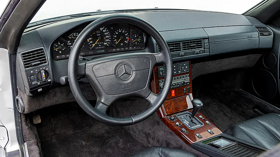 Mercedes SL Das Cockpit des Mercedes SL.