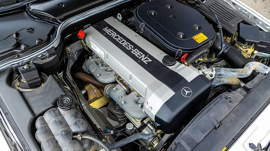 Mercedes SL Der Motor des Mercedes SL.