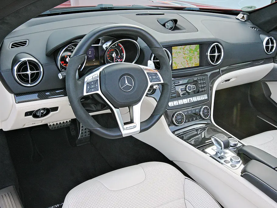 Mercedes SL 63 AMG Bilder technische Daten Markenvergleich Cockpit