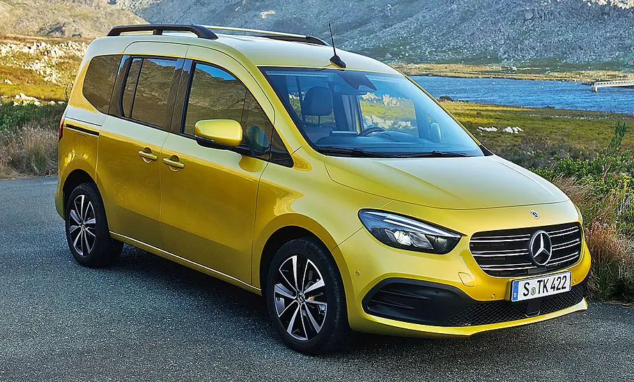 Mercedes T-Klasse (2022); stehend, schräg vorne