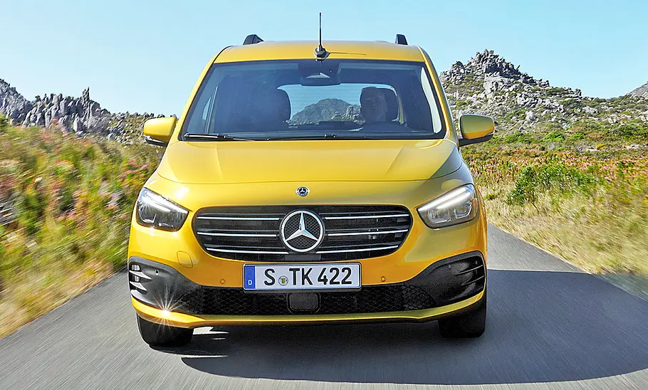 Mercedes T-Klasse (2022); fahrend, Front