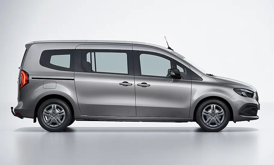 Mercedes Citan Langversion (2023); stehend, Seite