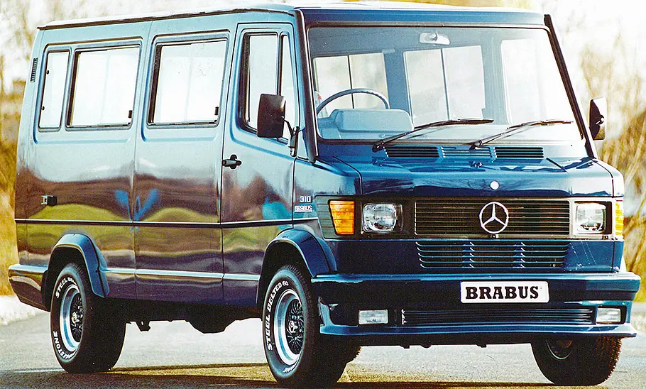 Der Mercedes T 1 Brabus statisch von schräg vorne fotografiert.