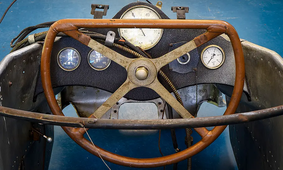 Das Cockpit des Mercedes-Benz T 80.