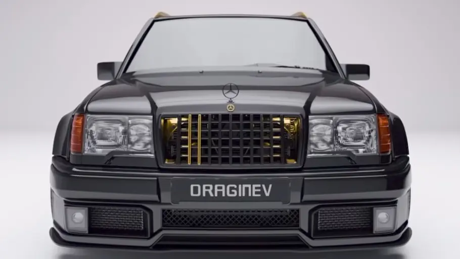 Der Mercedes TE900 Wagon Rocket stehend von vorne.