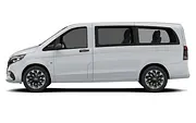 Blick von der Seite auf den Mercedes Vito. - Foto: Carwow