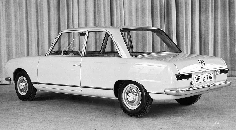 Photo 8 - Mercedes W118 W119 Prototype Intérieur - Mercedes Classe C Les Ancetres Qui Nont Jamais Vu Le Jour 10764394 12870376 Photos